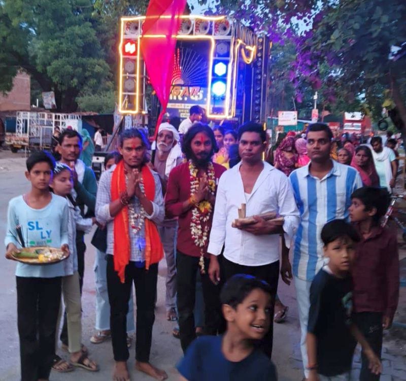 Pilgrims returning from the Amarnath Yatra received a grand welcome