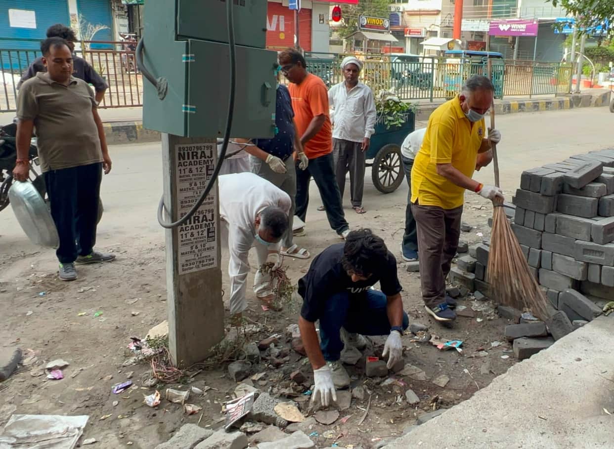 Cleanliness drive conducted from Model Town to Deepak Mandir Chowk.