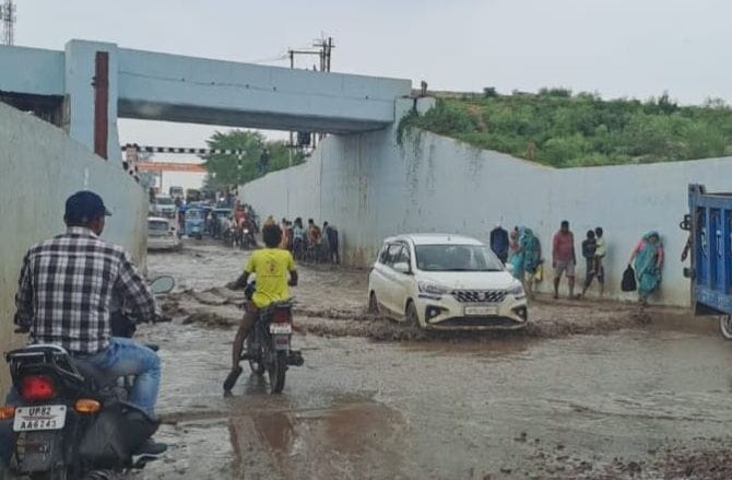 kasganj news nadrai underpass waterloadging
