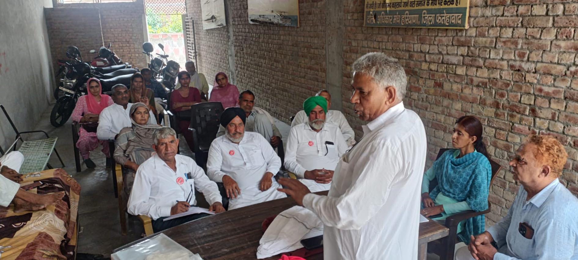 फतेहाबाद। बैठक को संबोधित करते रामकुमार बहबलपुरिया। संगठन