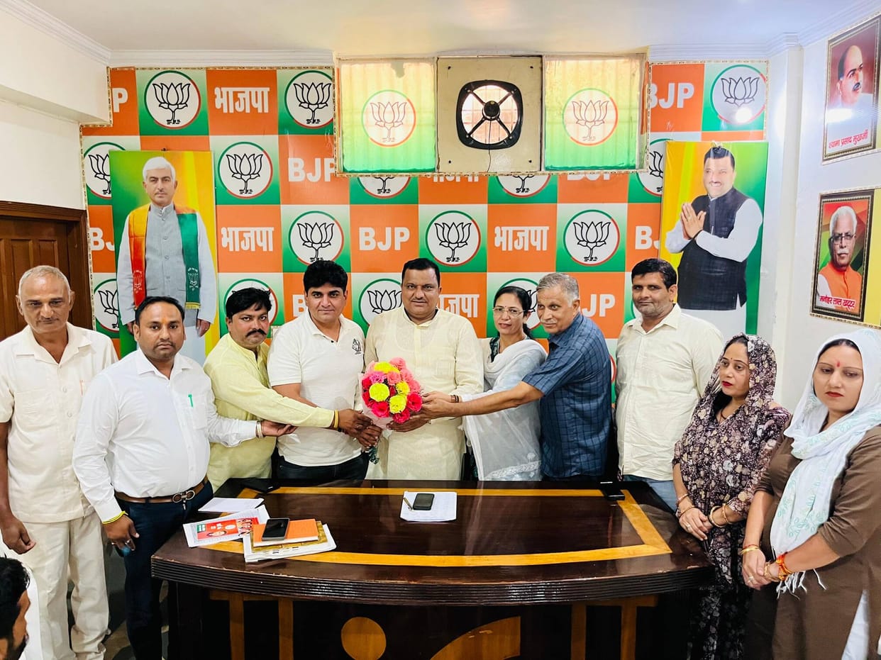 Held a meeting with BJP workers busy with preparations for the Jind rally.