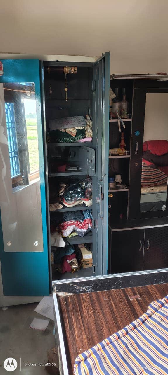Burglars broke into the house by smashing a window and made off with jewelry and cash worth lakhs.