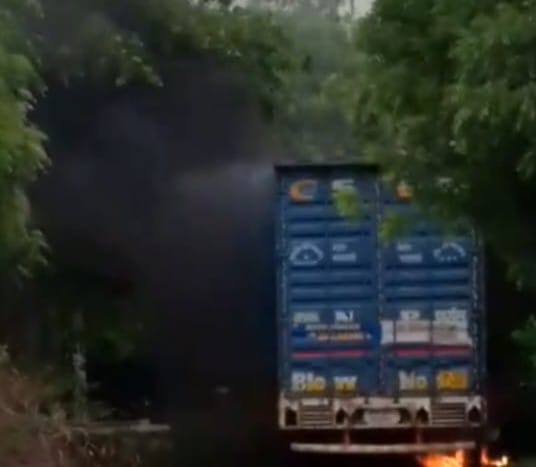 Container stuck to wire, tyre burst into flames