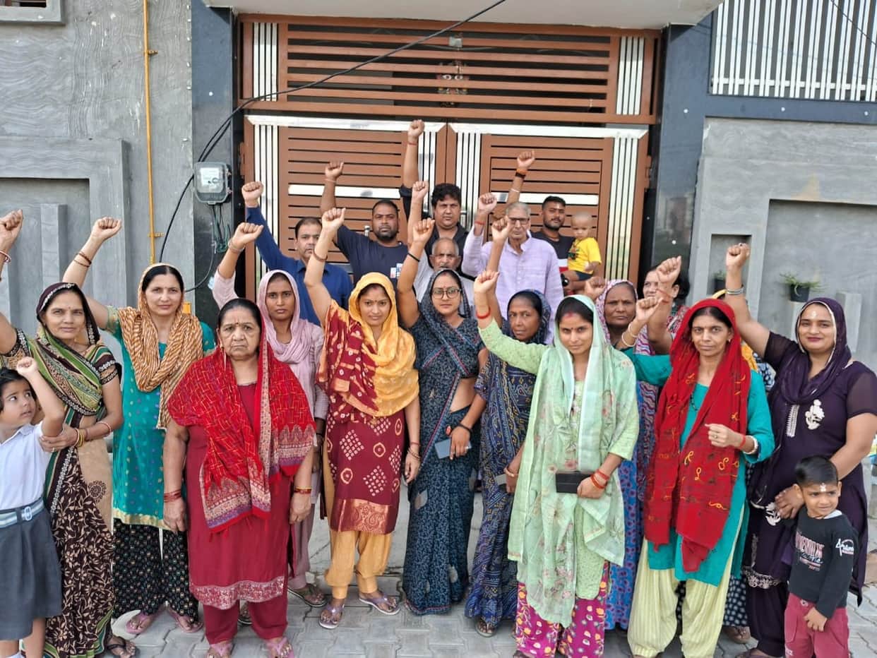 Outcry over power outages; protest held after fault remains unfixed.
