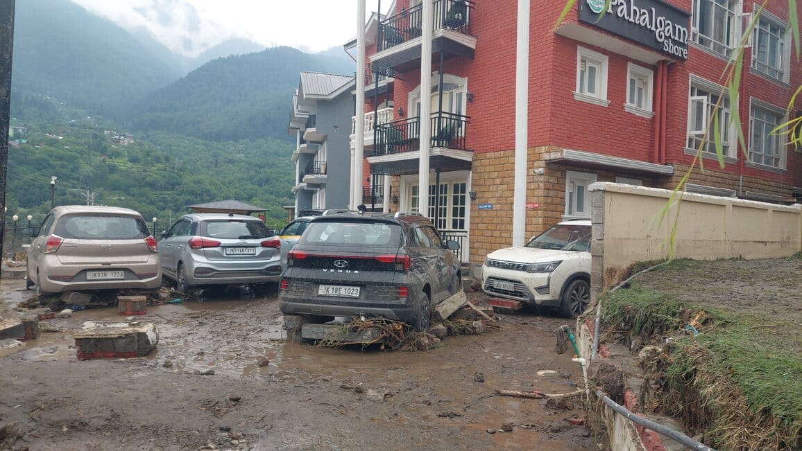 Srinagar, Cloud Brust, Aavora, Pehalgam, Road Broken