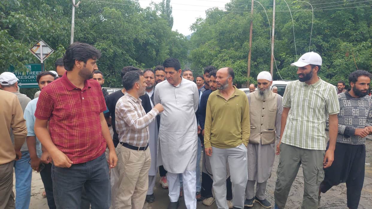 Srinagar, MLA Mohamad Altaf Ahmed Wani, Visit Avora