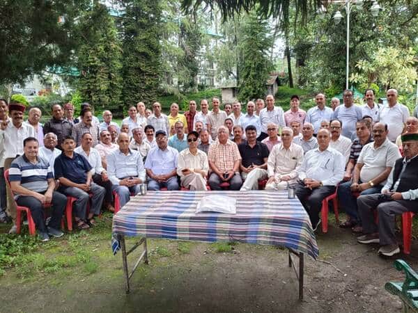 पालमपुर में विद्युत पेंशनर्स फोरम की बैठक में पेंशनरस्त्रोत आयोजक
