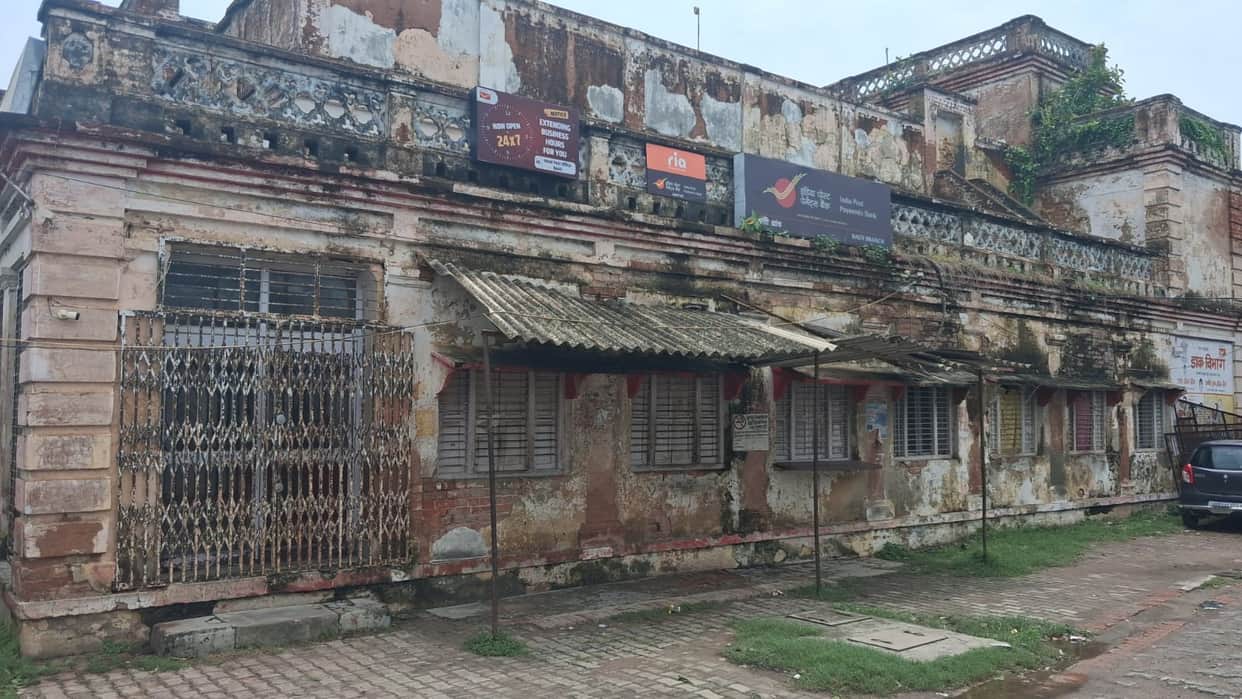 Dilapidated buildings not demolished; risk of collapse increases.