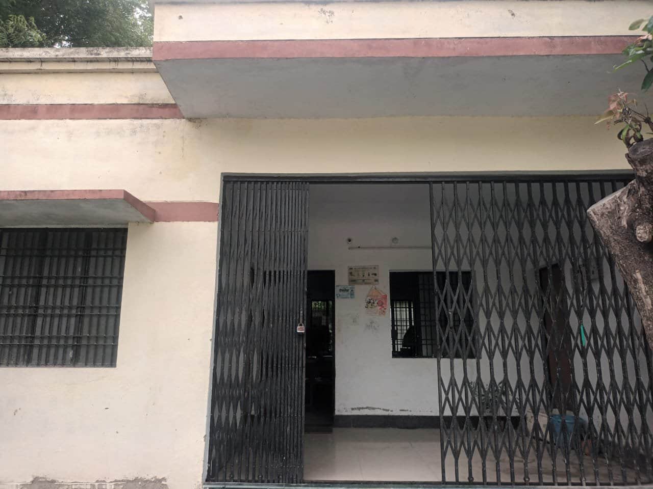रानीगंज के भागीपुर स्थित पशु चिकित्सालय। संवाद