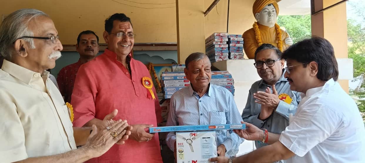 Rotary Club Mirzapur donated 37 fans to Saraswati Vidya Mandir.