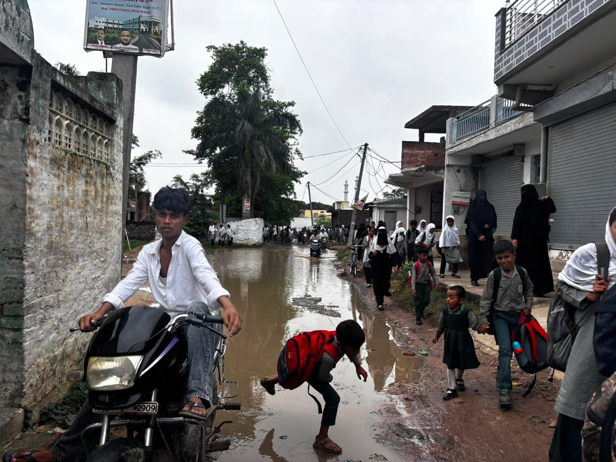 Semariawan-Badhyamafi road in poor condition; commuters facing trouble.