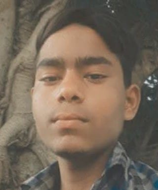 Distressed over the filing of a case, a young man's body was found hanging from a noose.