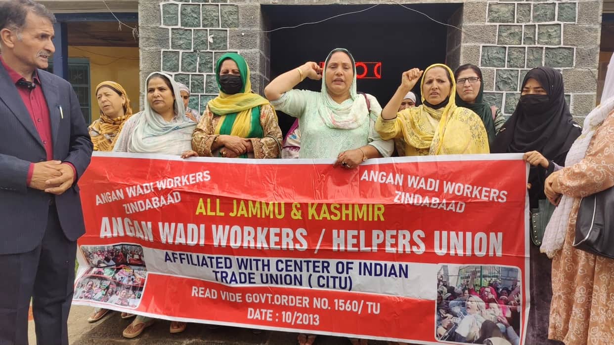 Srinagar, Aanganbari, Regulization, Held Protest