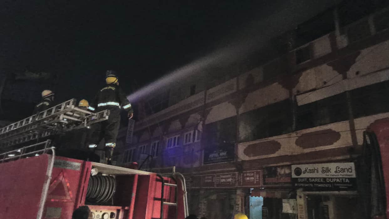 Fire breaks out in a flat of a three-storey building; fire brigade brings it under control within 30 minutes.