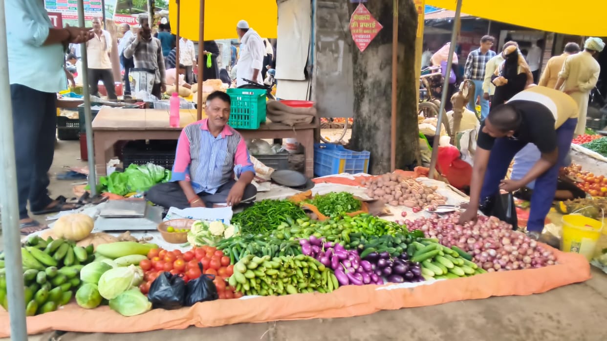 Green vegetable prices surge due to rain; kitchen budget disrupted.