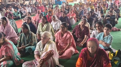 Devotees were apprised of the significance of the Guru's glory