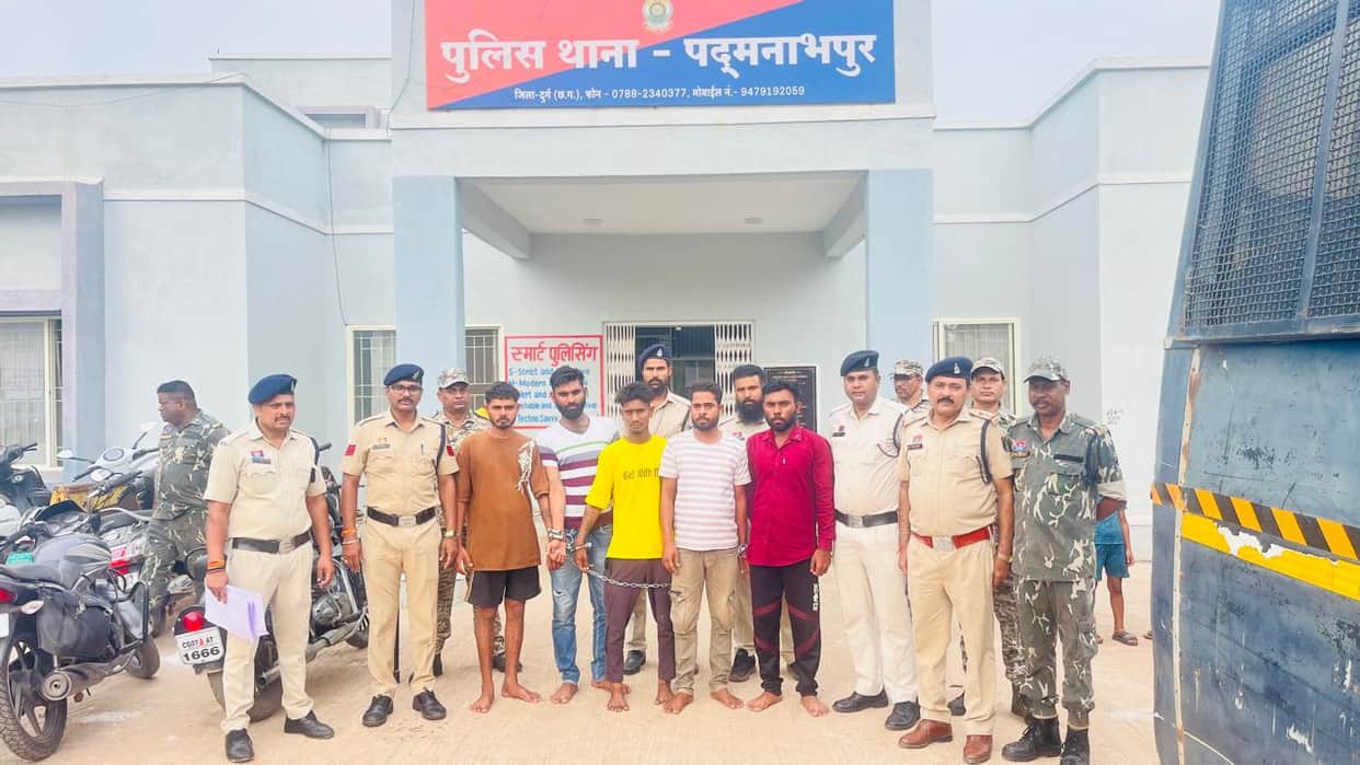 Youth dies and three injured in clash between two families over old enmity in Durg