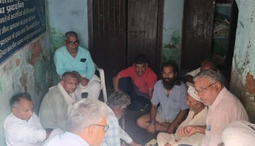 Joint delegation met with protesting families in Chhattar.