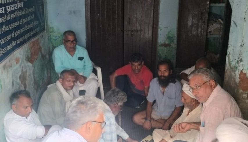 Joint delegation met with protesting families in Chhattar.