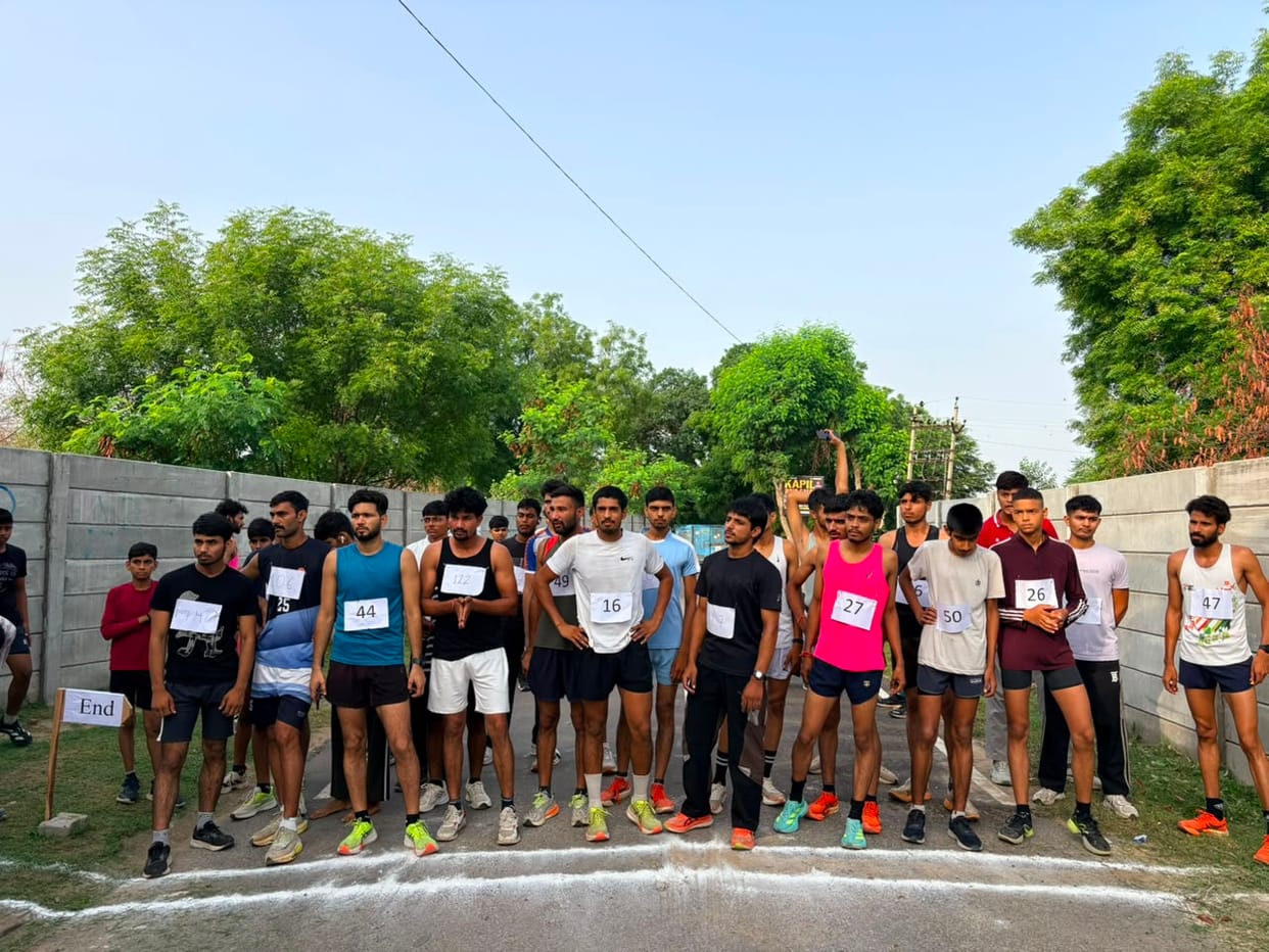 Youth ran in a marathon carrying a message of de-addiction.