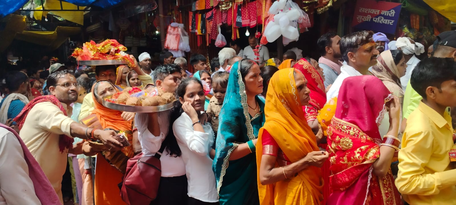 आषाढ़ माह के दूसरे सोमवार को मां शीतला के दरबार में उमड़ा आस्था का सैलाब। संवाद