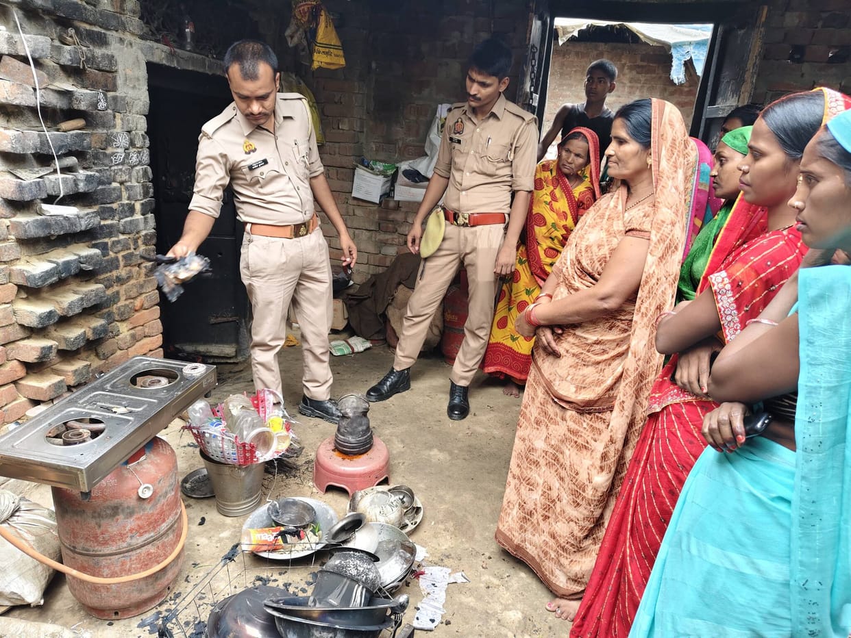 House caught fire due to short circuit, household items including cash and jewelery burnt to ashes