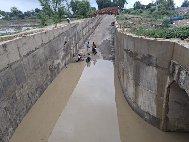 Commuting disrupted due to waterlogging in Badhaulipur underpass; commuters facing inconvenience.
