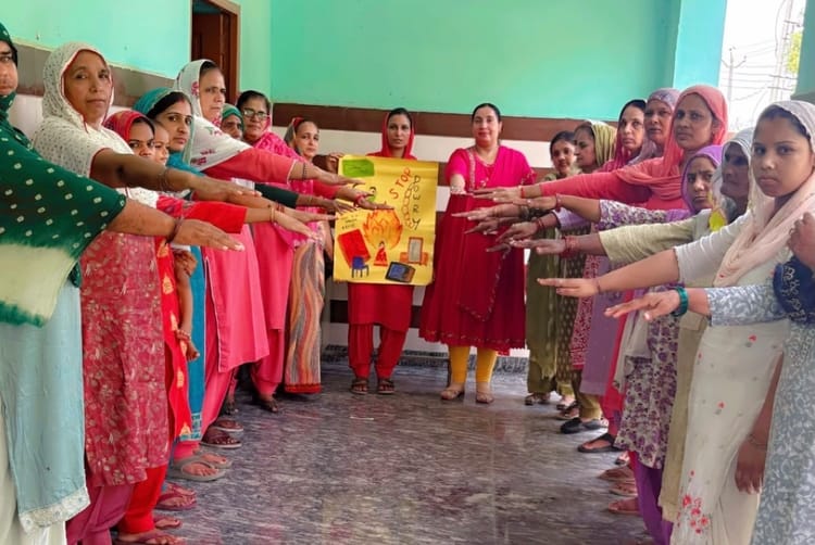 Women were administered an oath neither to give nor to accept dowry.
