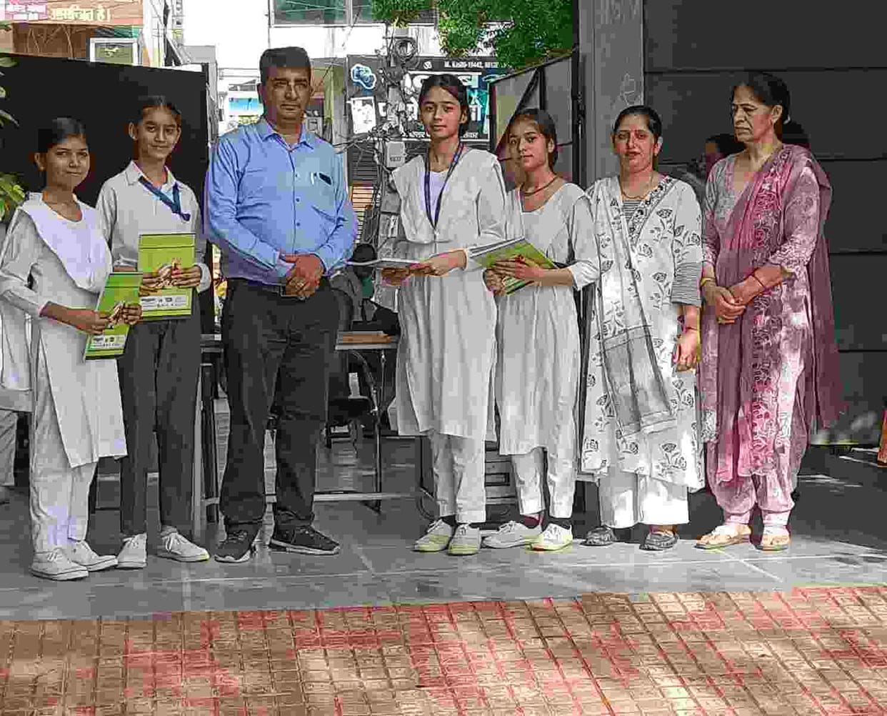 Winning students of the cultural festival felicitated.