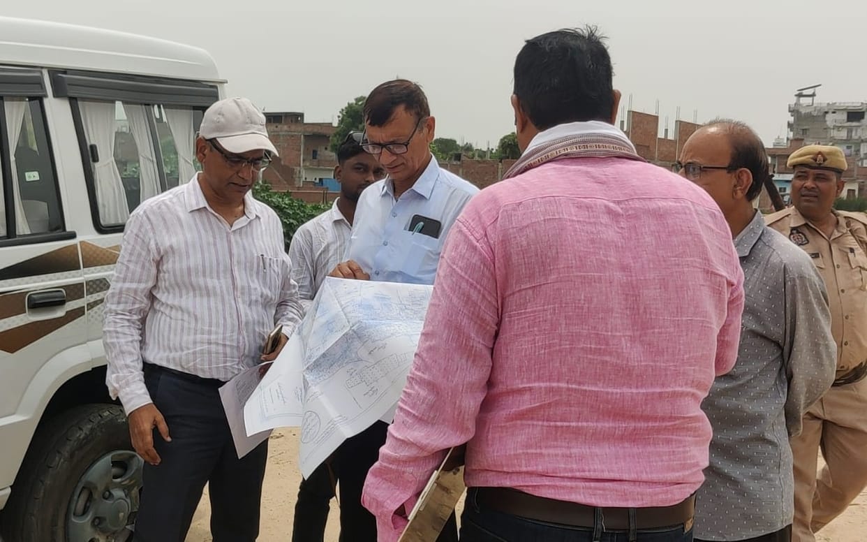 Traders' complaint found valid; instructions issued to dig the drain