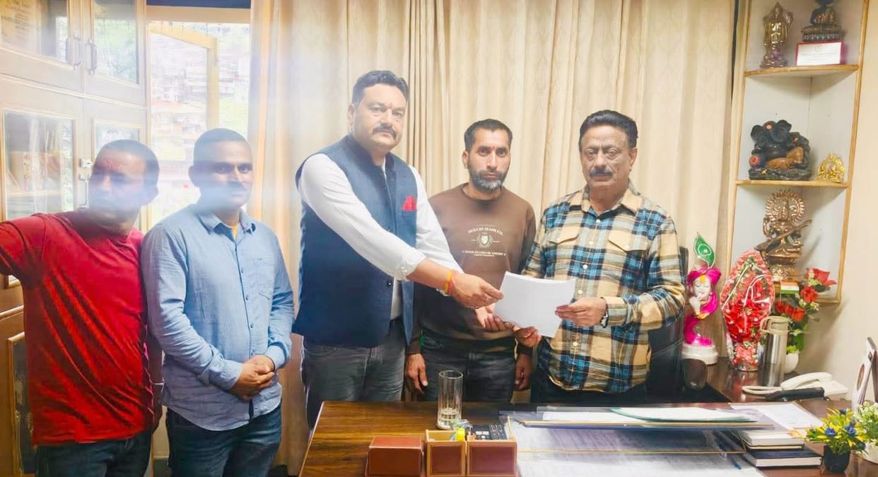 Several teacher posts vacant at Kangal School; memorandum submitted to MLA.