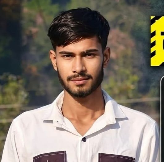 Youth dies in road accident; family creates a ruckus, alleging murder.