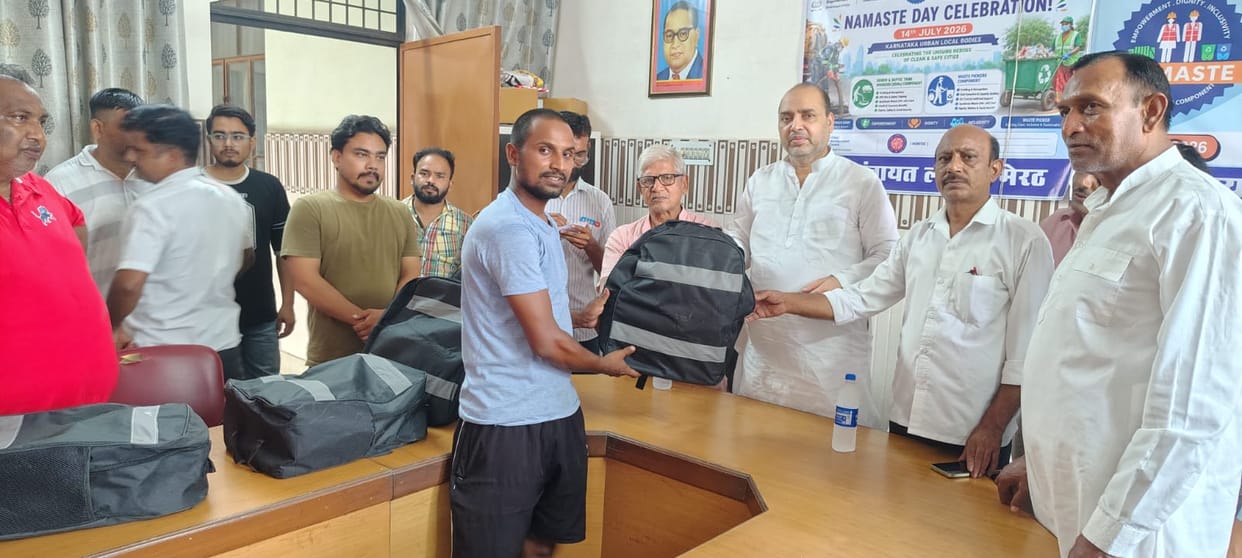Kits distributed to sanitation workers