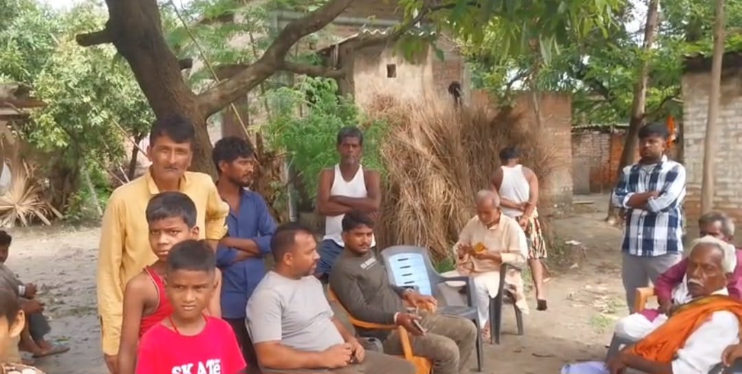 One devotee died and three were injured when a tempo overturned while returning from a puja.