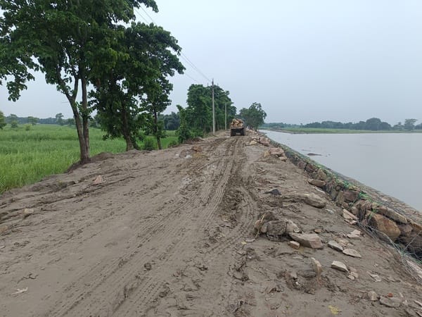Gandak rises 29 cm in eight hours; 21 cm above the warning mark.
