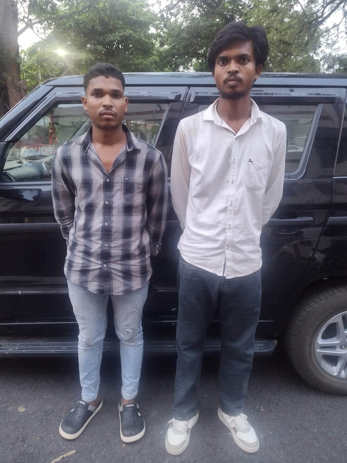 Two accused arrested for renting out accounts in exchange for money.