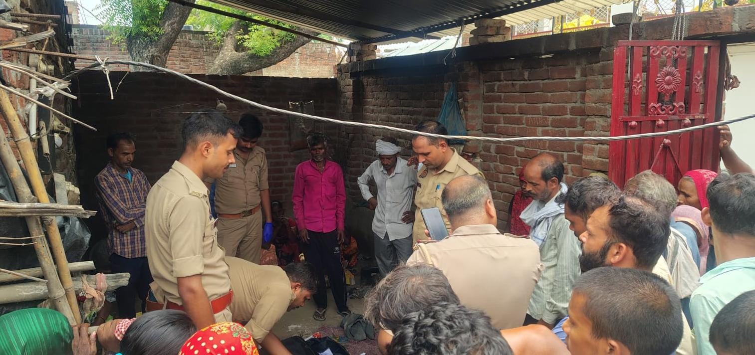 रामआसरे की फाइल फोटो व माैके पर जांच करती पुलिस। संवाद