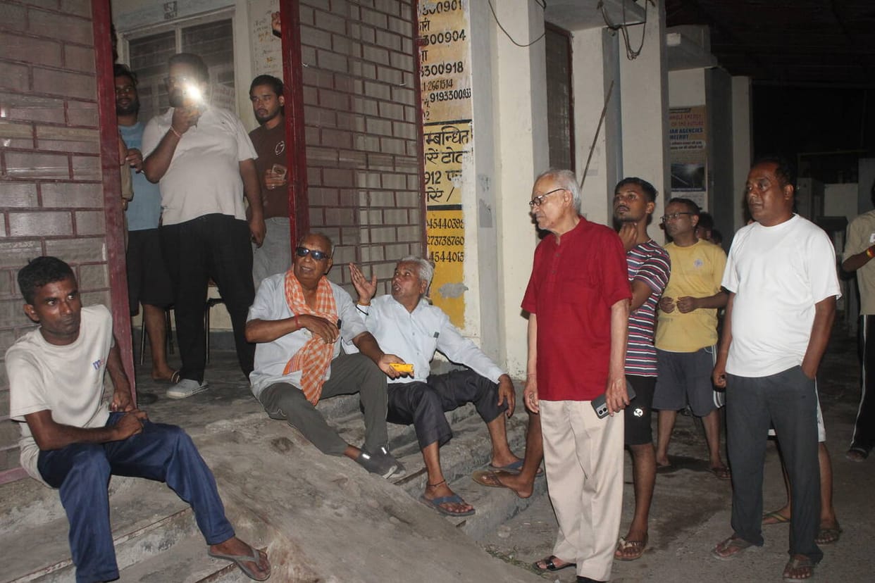 Power outage in Brahmapuri lasts 17 hours; residents create an uproar.