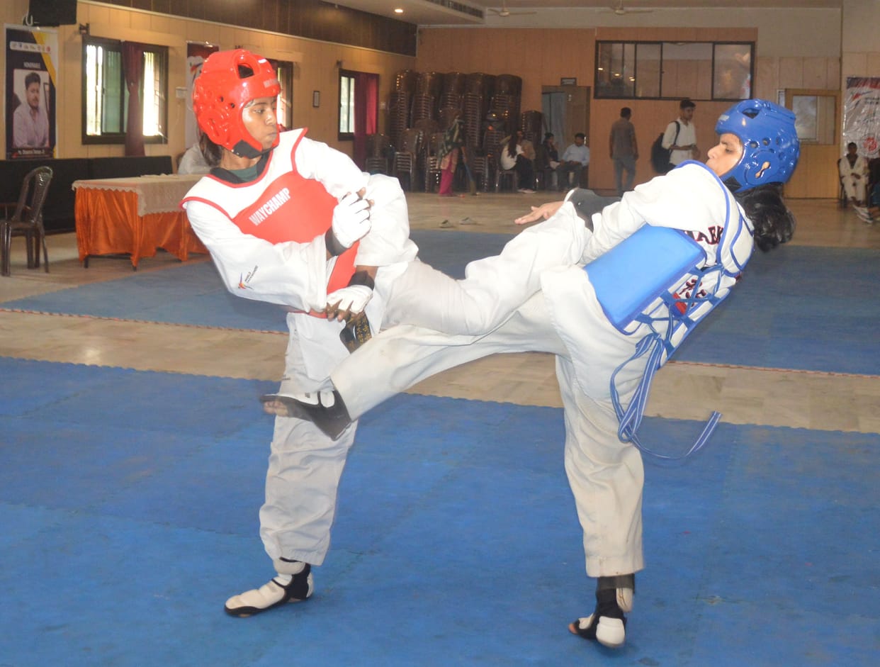 Madhav, Dhruv, Gauranshi, and Pari won gold medals in the taekwondo competition.