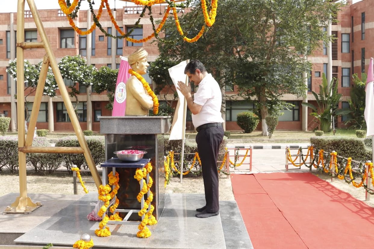 Tributes paid to Dada Lakhmi Chand on his birth anniversary; 37 units of blood donated.