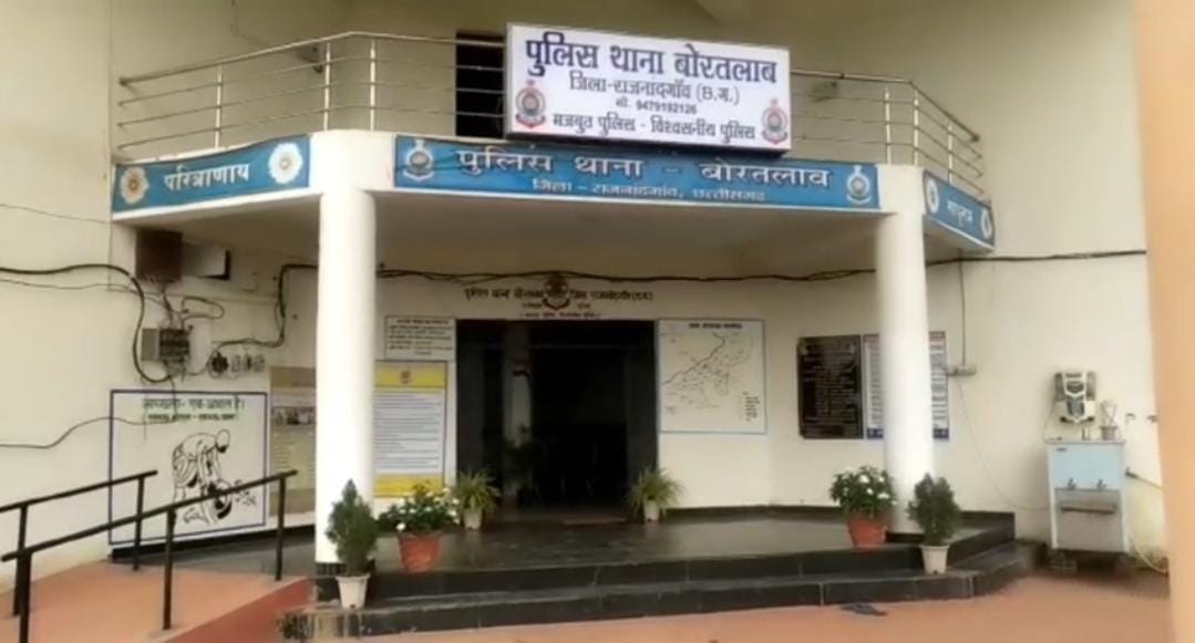 .छानबीन कर रही है पुलिस।