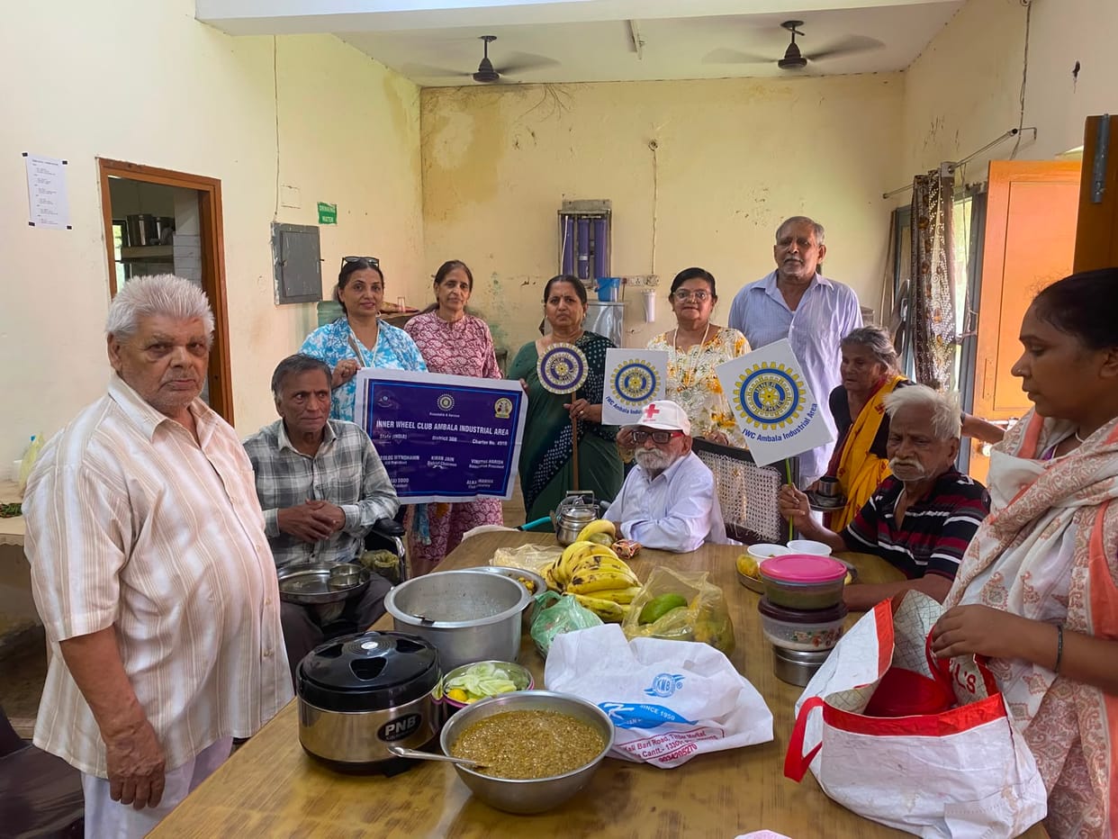 Inner Wheel Club shares smiles with the elderly, distributes gifts.
