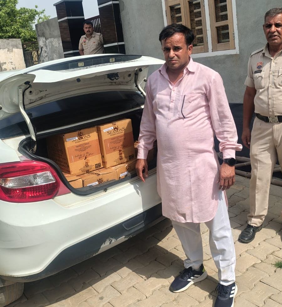 Contractor nabbed for liquor smuggling; 180 bottles of liquor seized.