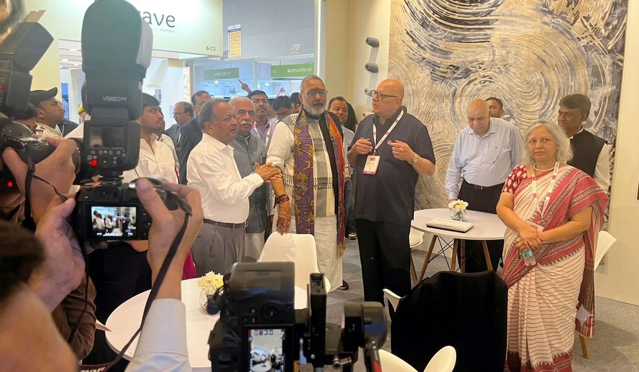 Twenty carpet exporters will participate in Bharat Tex this time.