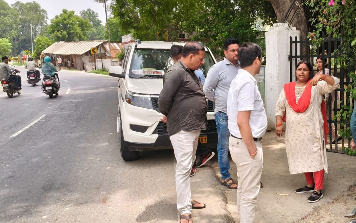 Schoolgirl struck by e-rickshaw in front of school gate; dies