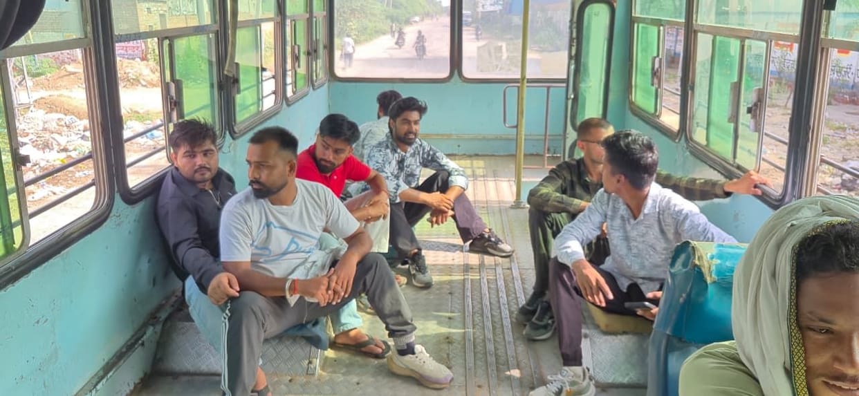 A journey of insecurity on the path to becoming a driver, ignoring the rules, 27 young people are being trained at a time in a 20-seater bus at Bhiwani Depot's driver training school