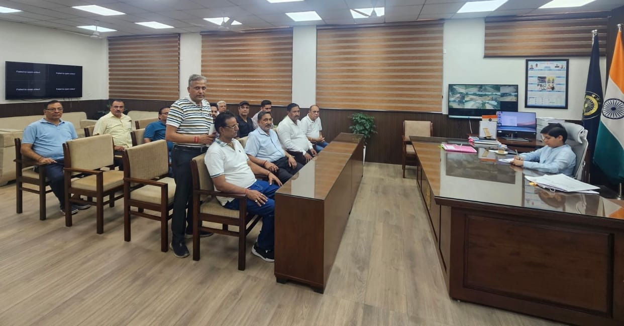 Traders, shaken by robberies and attacks, sought security from the DC and SP