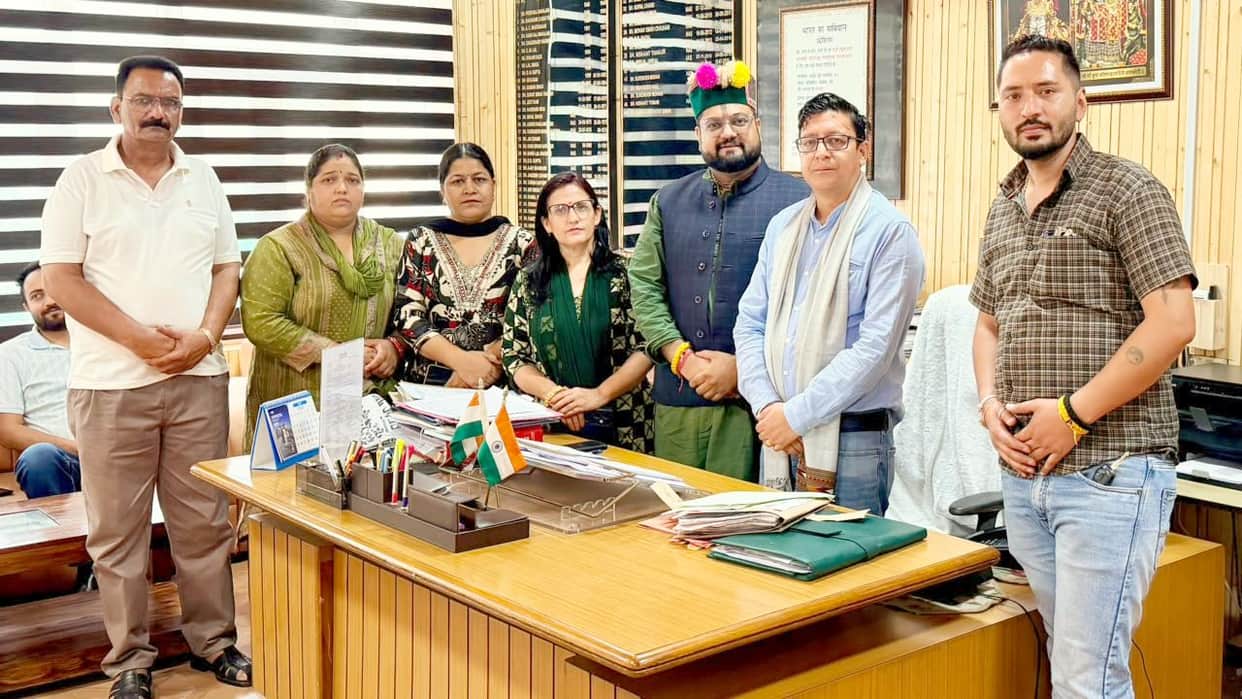 Newly appointed office-bearers of the Municipal Council met the SDM.