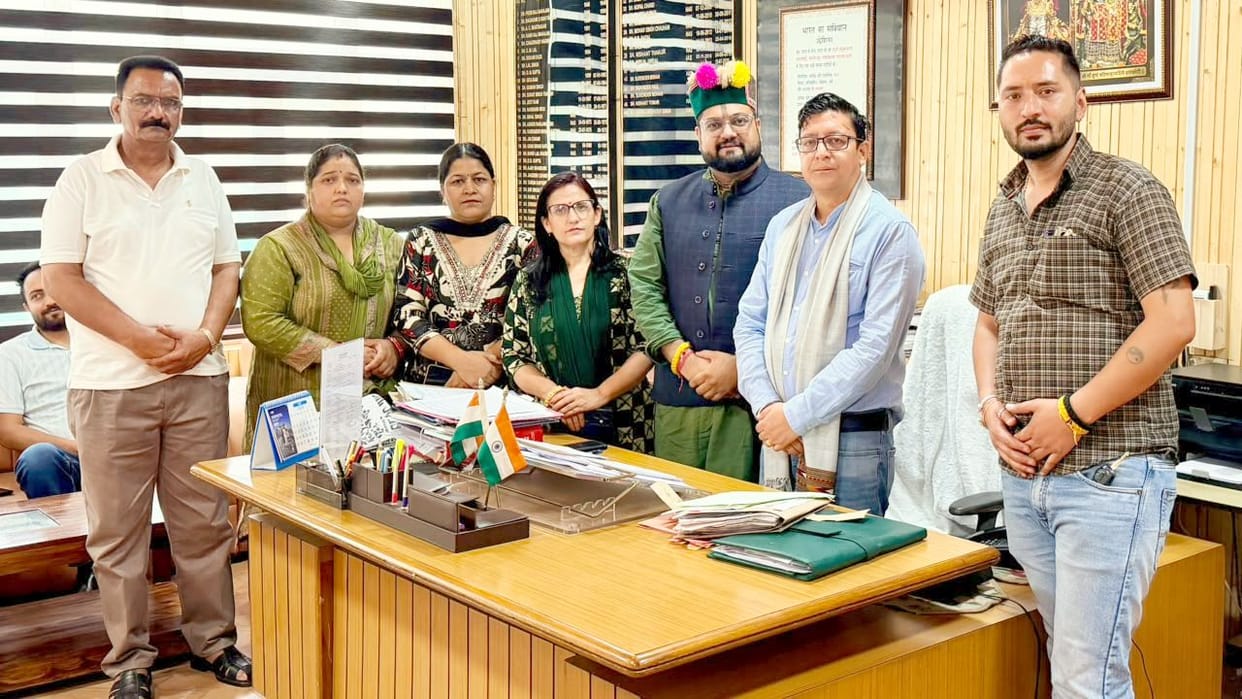 Newly appointed office-bearers of the Municipal Council met the SDM.