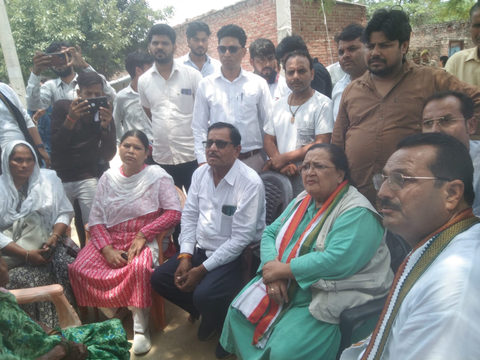 The government should provide a job and 10 bighas of land to the affected family.